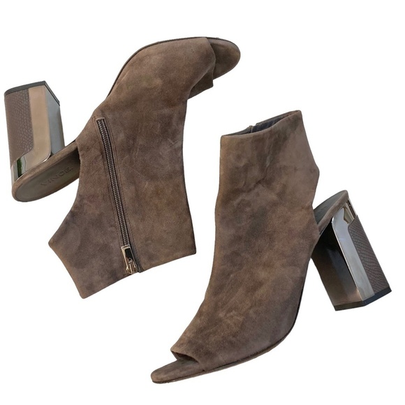 VINCE Fenmore Taupe Brown Suede Peep Toe Ankle Bootie Boot Heels - Picture 3 of 12